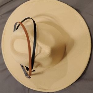 COPY - Brim camel hat